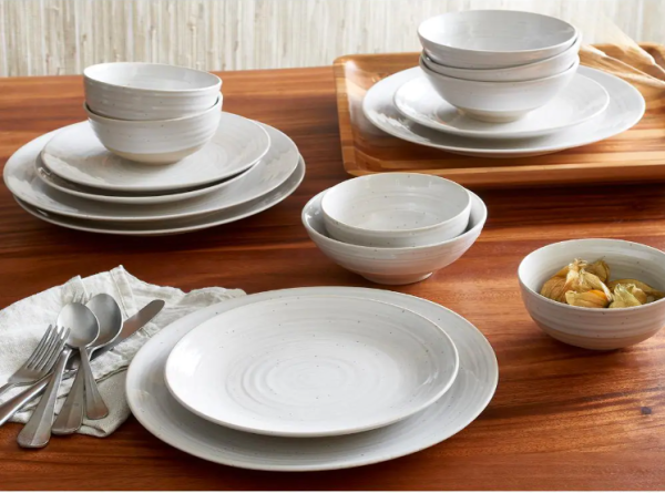 Siterra 16-Piece Casual Rustic White Stoneware Dinnerware Set (Service for 4) Online Hot Sale